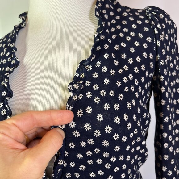 Reformation Size XS Daisy Print Wrap Mini Dress Sash Tie Navy Blue White - Picture 12 of 14